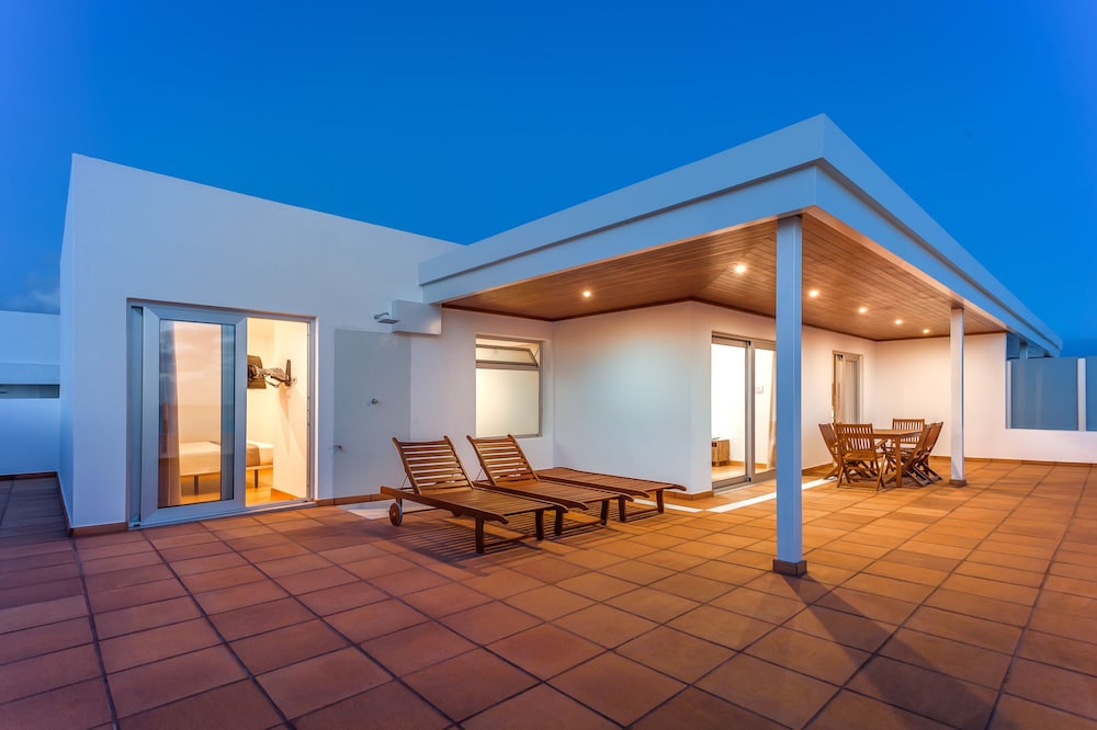 Hotel Lancelot — Hotel building in Arrecife, Canary Islands
