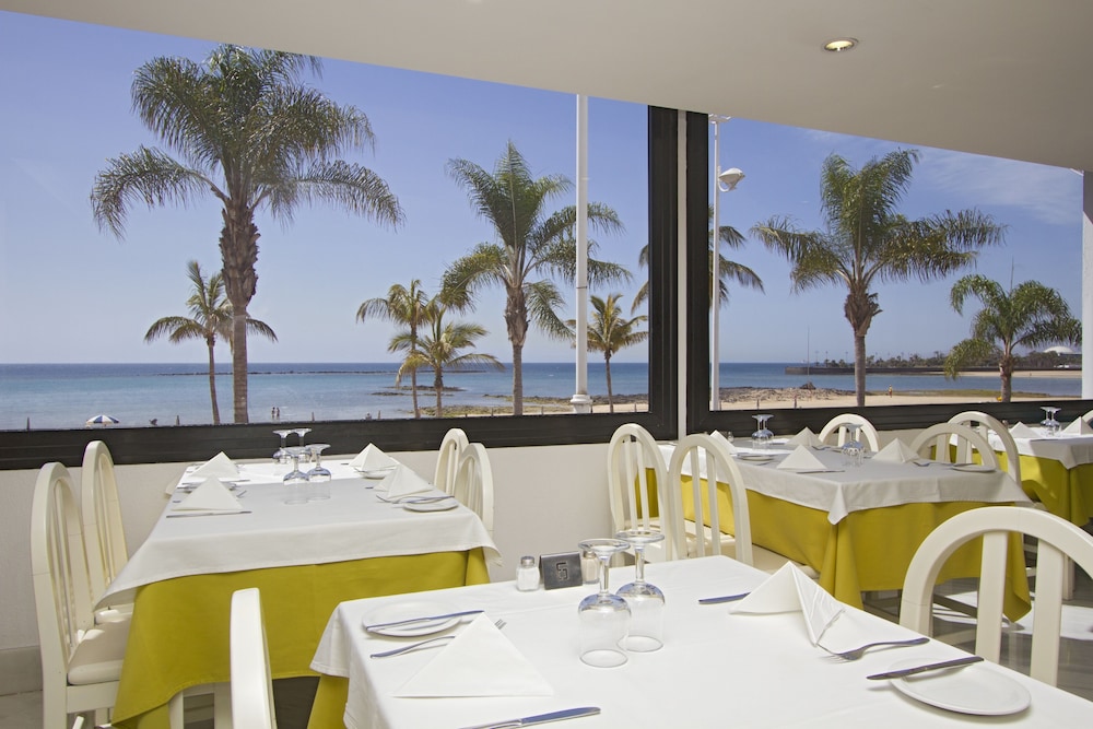 Hotel Lancelot — Restaurant & bars in Arrecife, Canary Islands