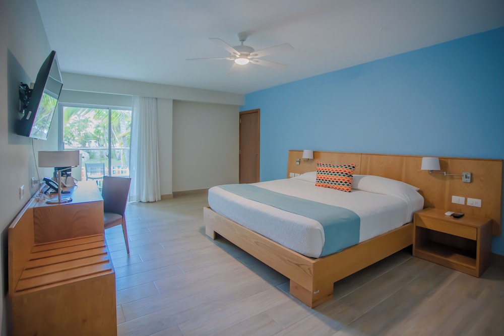 Coral Costa Caribe Beach Resort - All Inclusive — Hotel rooms in Juan Dolio, San Pedro de Macorís