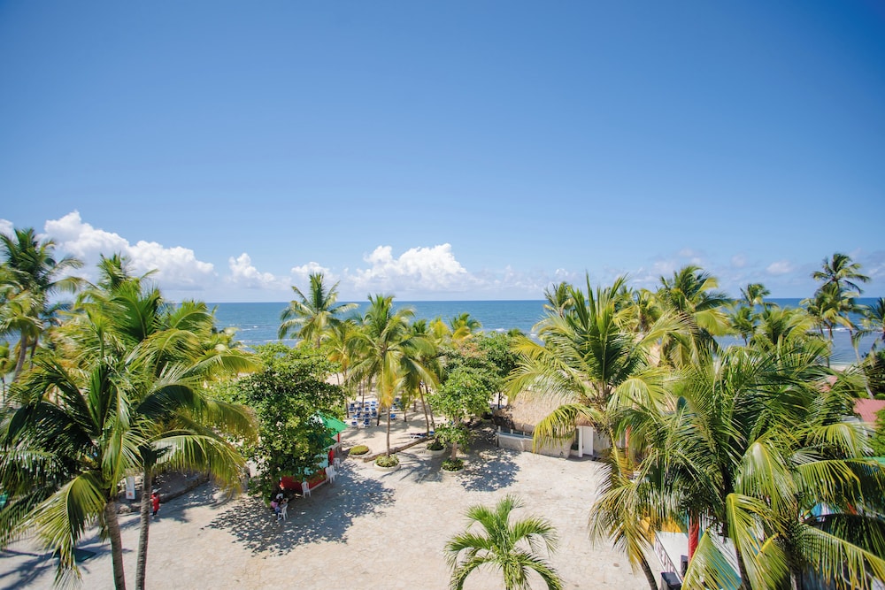 Coral Costa Caribe Beach Resort - All Inclusive — Beach in Juan Dolio, San Pedro de Macorís