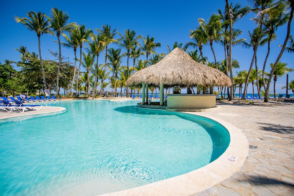 Coral Costa Caribe Beach Resort - All Inclusive — Swimming pool in Juan Dolio, San Pedro de Macorís
