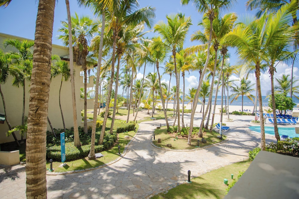 Coral Costa Caribe Beach Resort - All Inclusive — Beach in Juan Dolio, San Pedro de Macorís