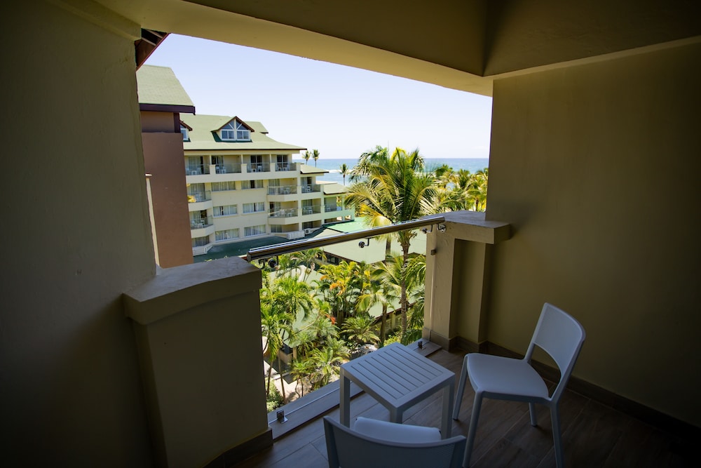 Coral Costa Caribe Beach Resort - All Inclusive — Hotel rooms in Juan Dolio, San Pedro de Macorís