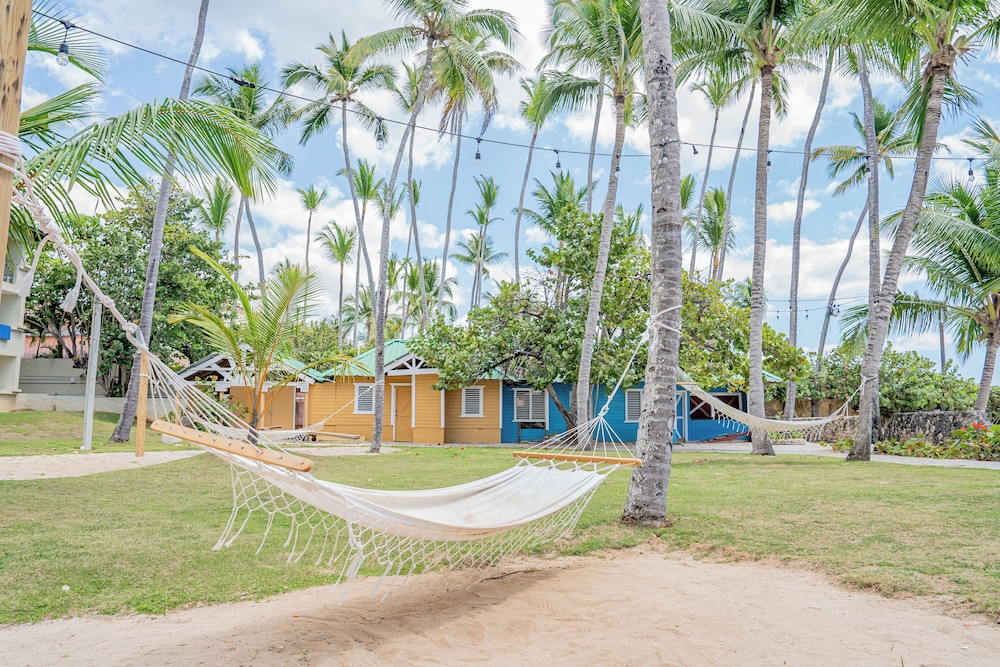 Coral Costa Caribe Beach Resort - All Inclusive — Beach in Juan Dolio, San Pedro de Macorís