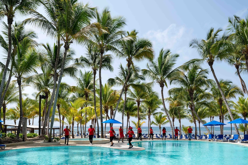 Coral Costa Caribe Beach Resort - All Inclusive — Swimming pool in Juan Dolio, San Pedro de Macorís