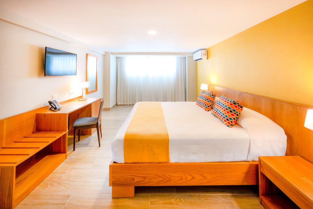 Coral Costa Caribe Beach Resort - All Inclusive — Hotel rooms in Juan Dolio, San Pedro de Macorís