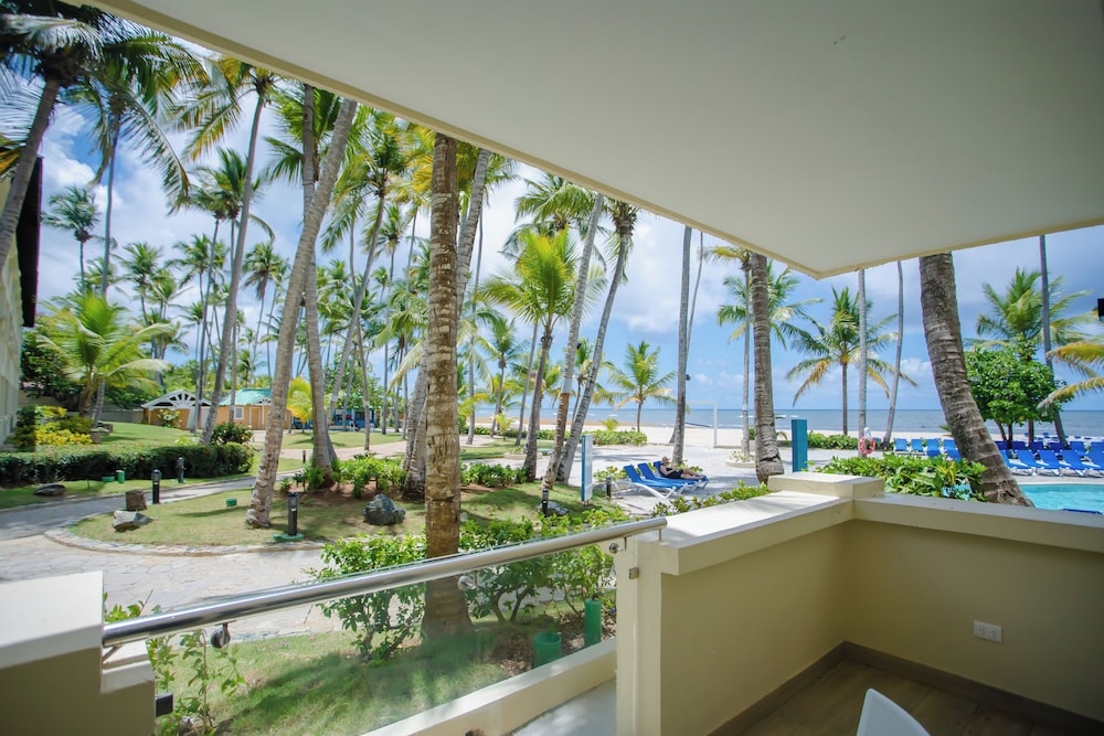Coral Costa Caribe Beach Resort - All Inclusive — Beach in Juan Dolio, San Pedro de Macorís