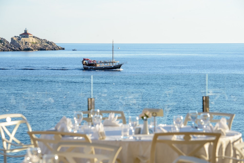 Hotel Royal Ariston — Restaurant & bars in Dubrovnik, Dubrovnik-Neretva