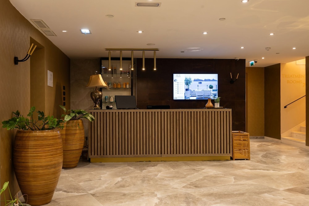 Hotel Royal Ariston — Hotel building in Dubrovnik, Dubrovnik-Neretva