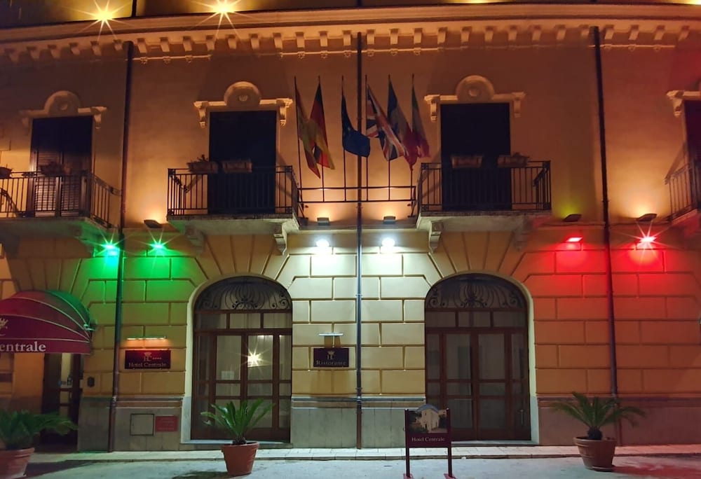 Hotel Centrale Spa & Relax — Hotel building in Alcamo, Sicily