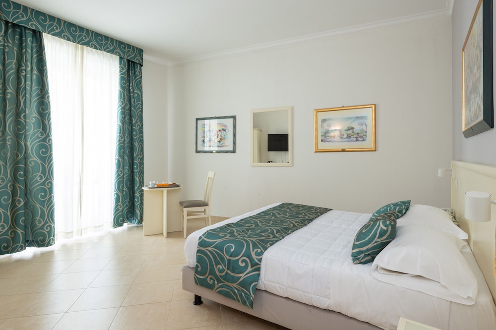 Hotel Centrale Spa & Relax — Hotel rooms in Alcamo, Sicily