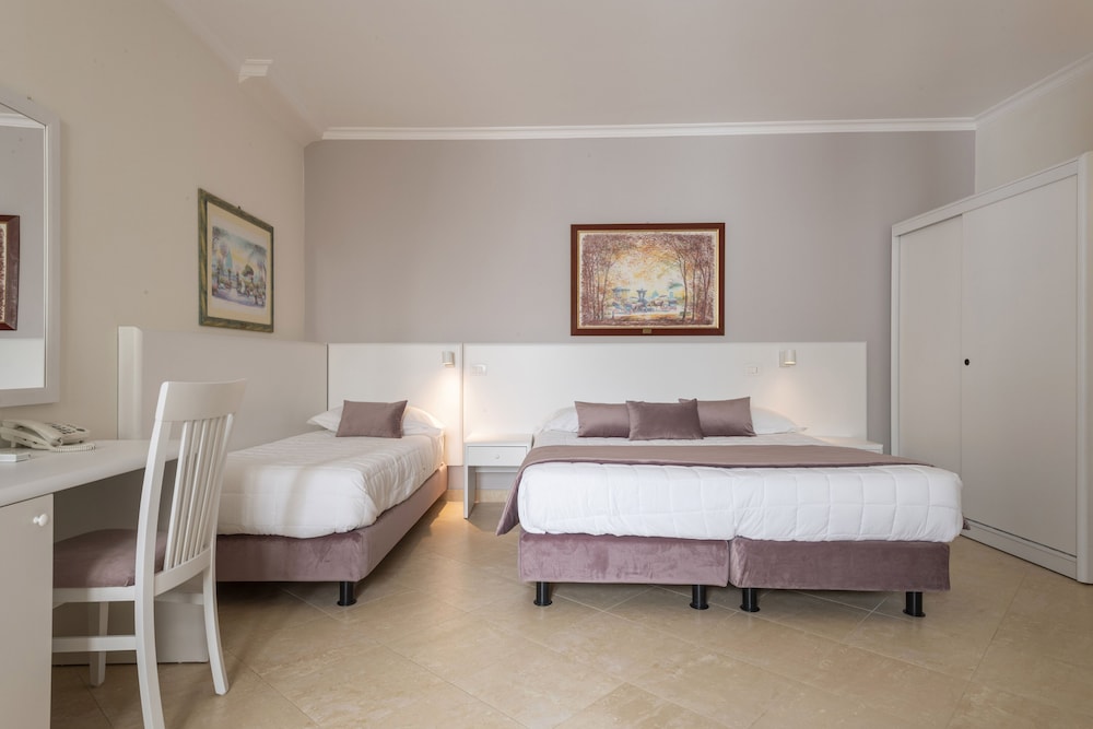 Hotel Centrale Spa & Relax — Hotel rooms in Alcamo, Sicily