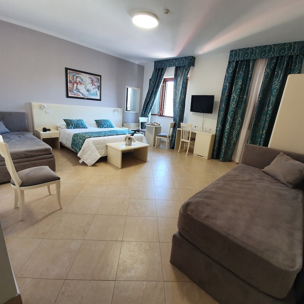 Hotel Centrale Spa & Relax — Hotel rooms in Alcamo, Sicily