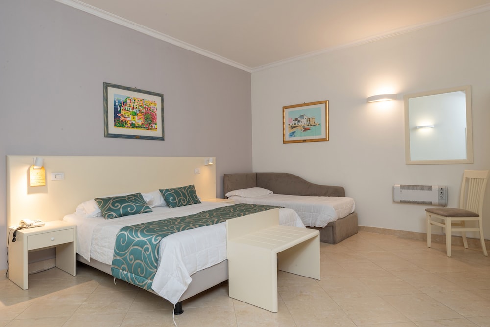 Hotel Centrale Spa & Relax — Hotel rooms in Alcamo, Sicily