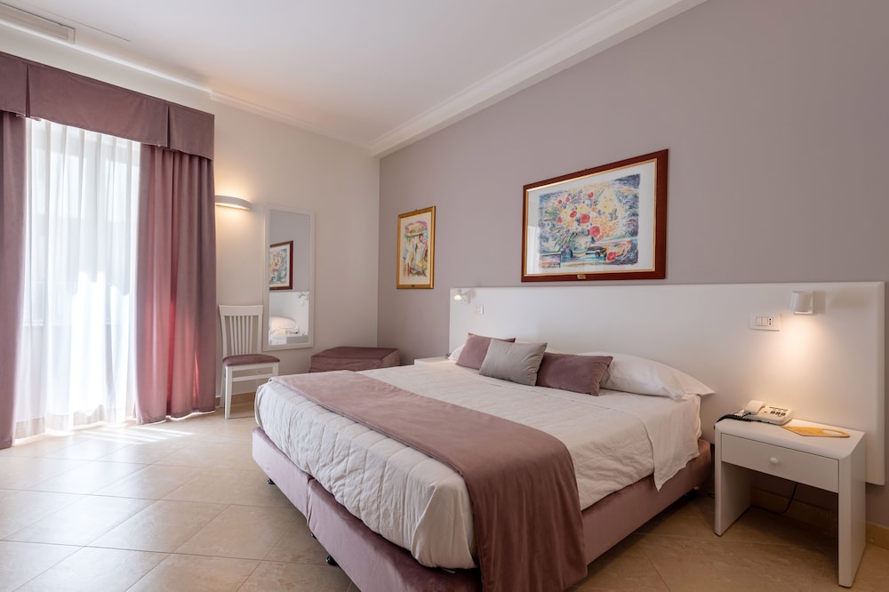 Hotel Centrale Spa & Relax — Hotel rooms in Alcamo, Sicily