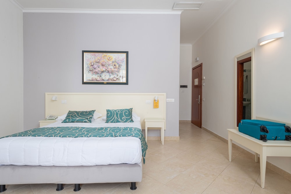 Hotel Centrale Spa & Relax — Hotel rooms in Alcamo, Sicily