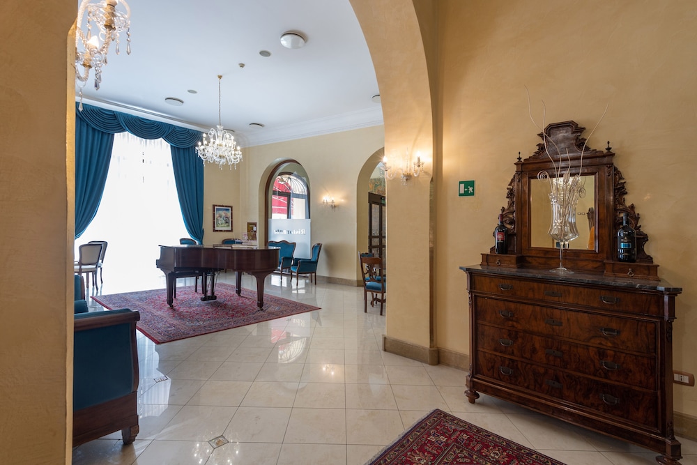 Hotel Centrale Spa & Relax — Hotel building in Alcamo, Sicily
