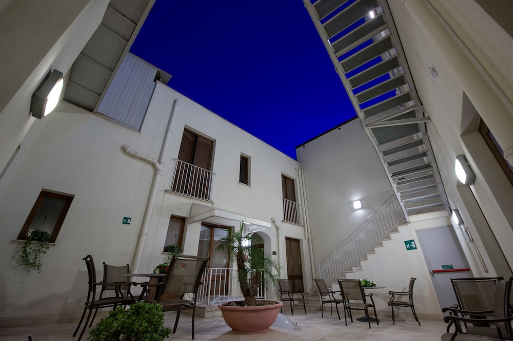 Hotel Centrale Spa & Relax — Hotel building in Alcamo, Sicily