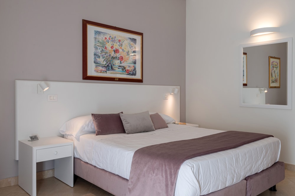 Hotel Centrale Spa & Relax — Hotel rooms in Alcamo, Sicily