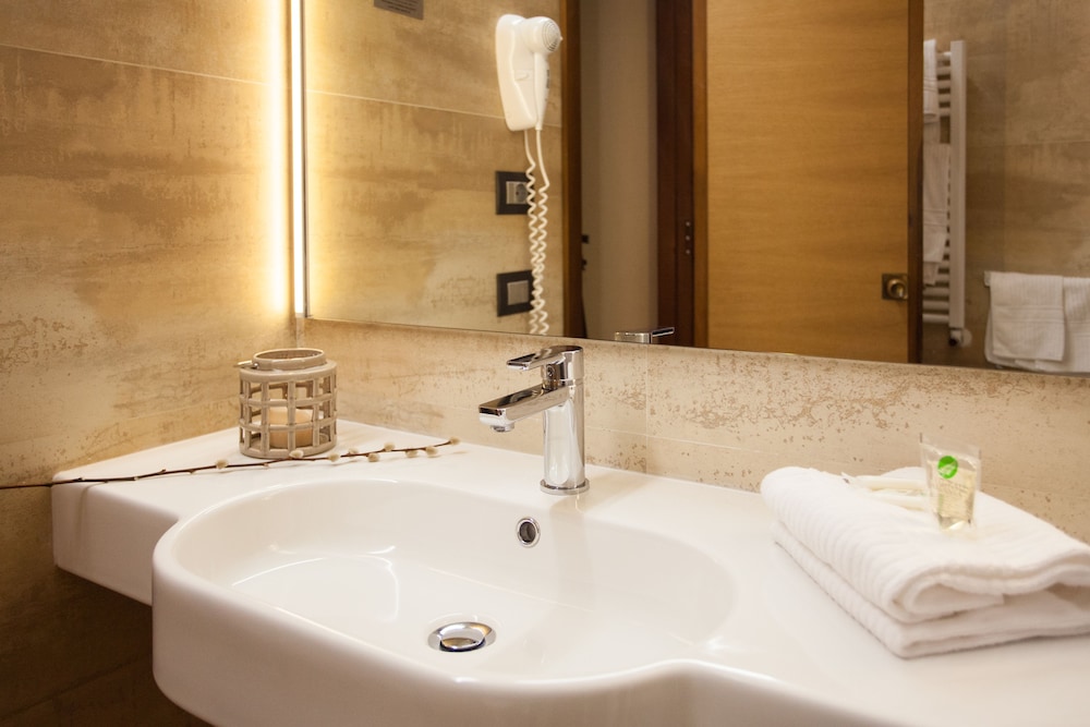 Hotel Italia — Hotel rooms in Cagliari, Sardinia