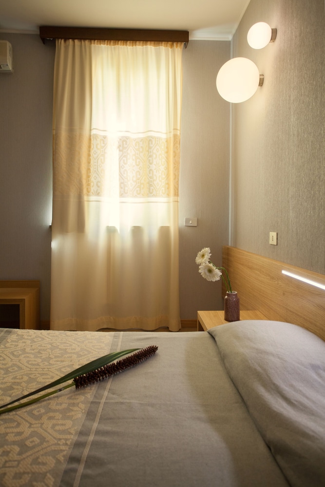 Hotel Italia — Hotel rooms in Cagliari, Sardinia