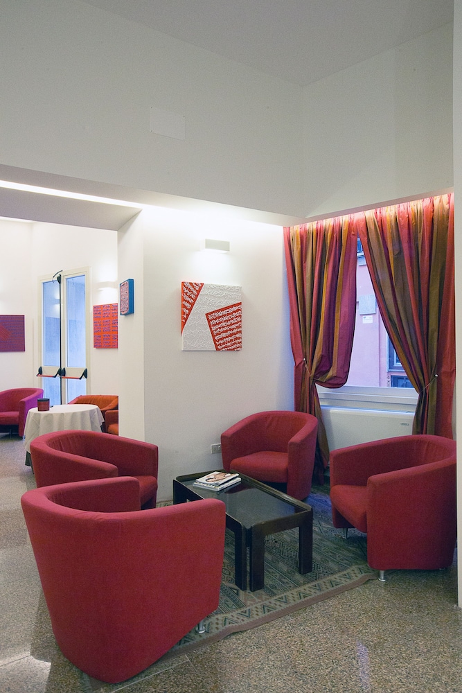 Hotel Italia — Restaurant & bars in Cagliari, Sardinia