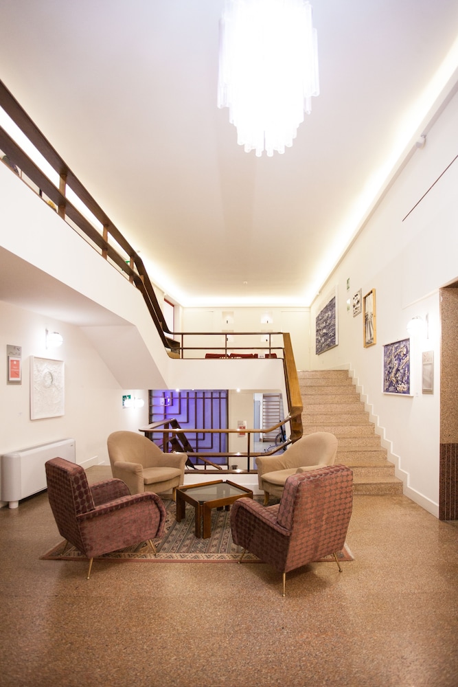 Hotel Italia — Hotel building in Cagliari, Sardinia