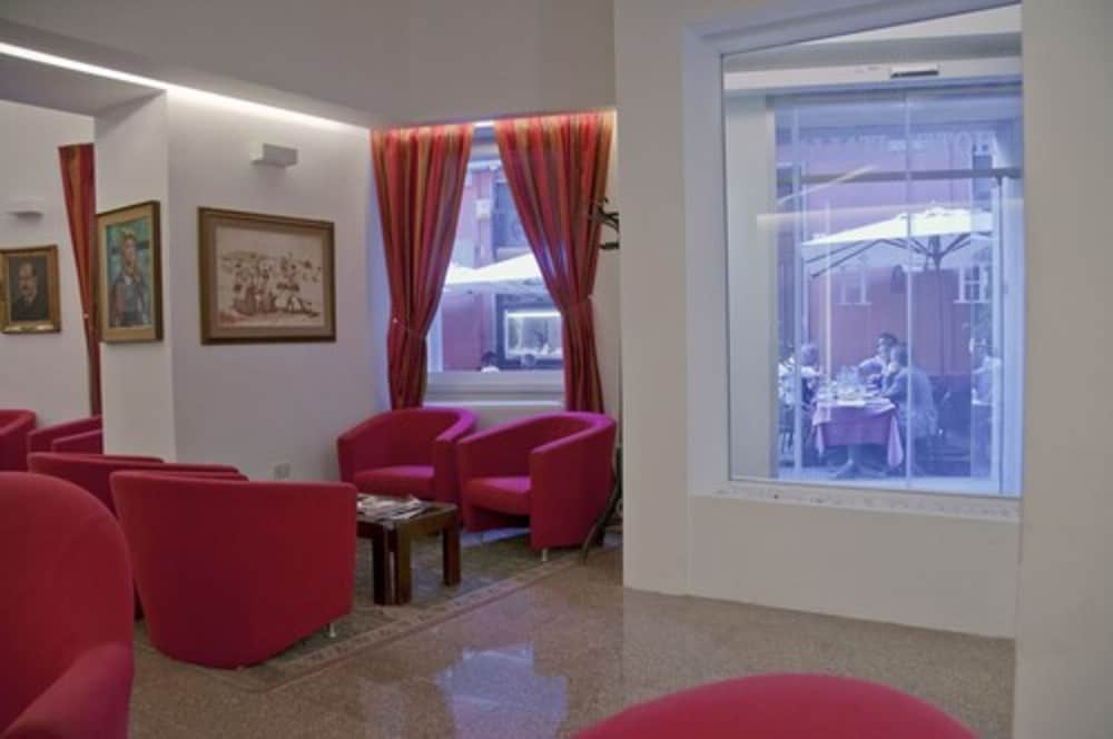 Hotel Italia — Restaurant & bars in Cagliari, Sardinia