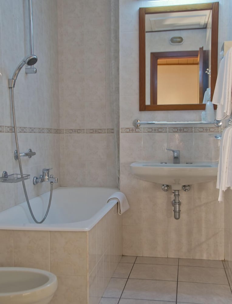 Hotel Italia — Hotel rooms in Cagliari, Sardinia