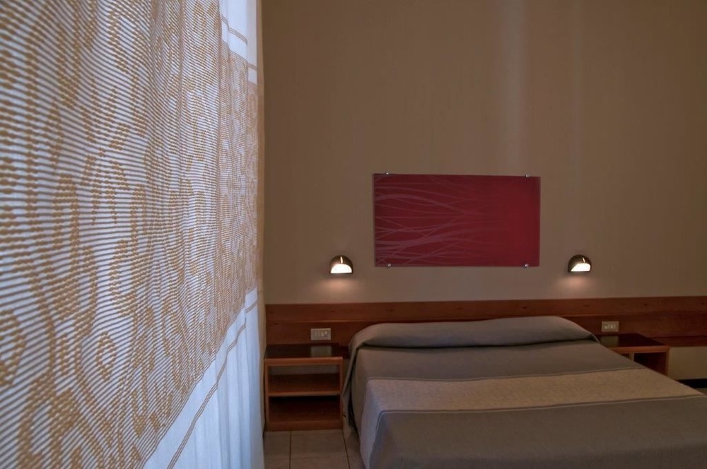 Hotel Italia — Hotel rooms in Cagliari, Sardinia