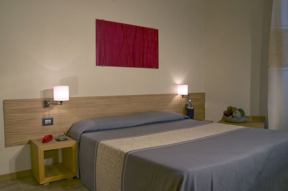 Hotel Italia — Hotel rooms in Cagliari, Sardinia