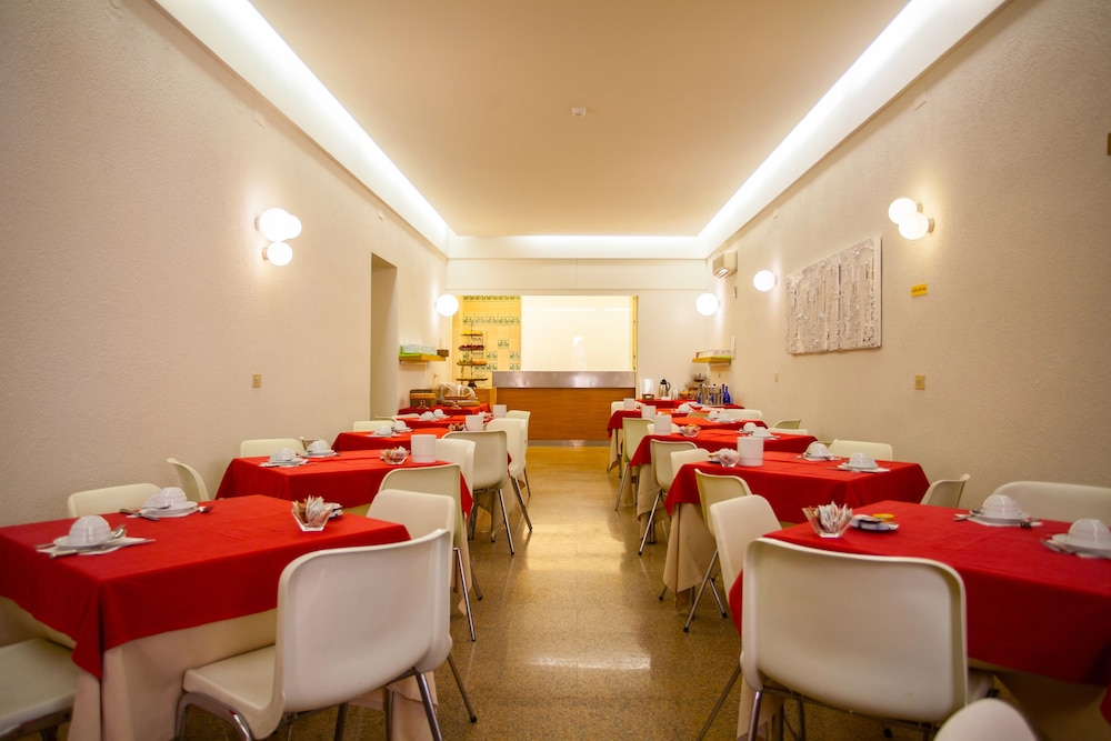 Hotel Italia — Restaurant & bars in Cagliari, Sardinia