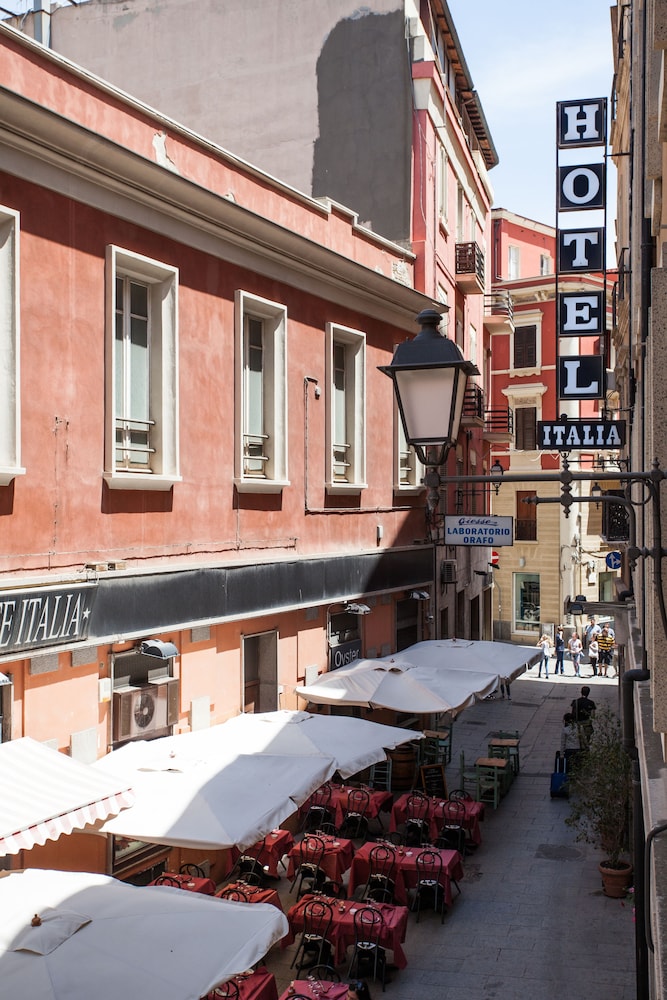 Hotel Italia — Hotel building in Cagliari, Sardinia