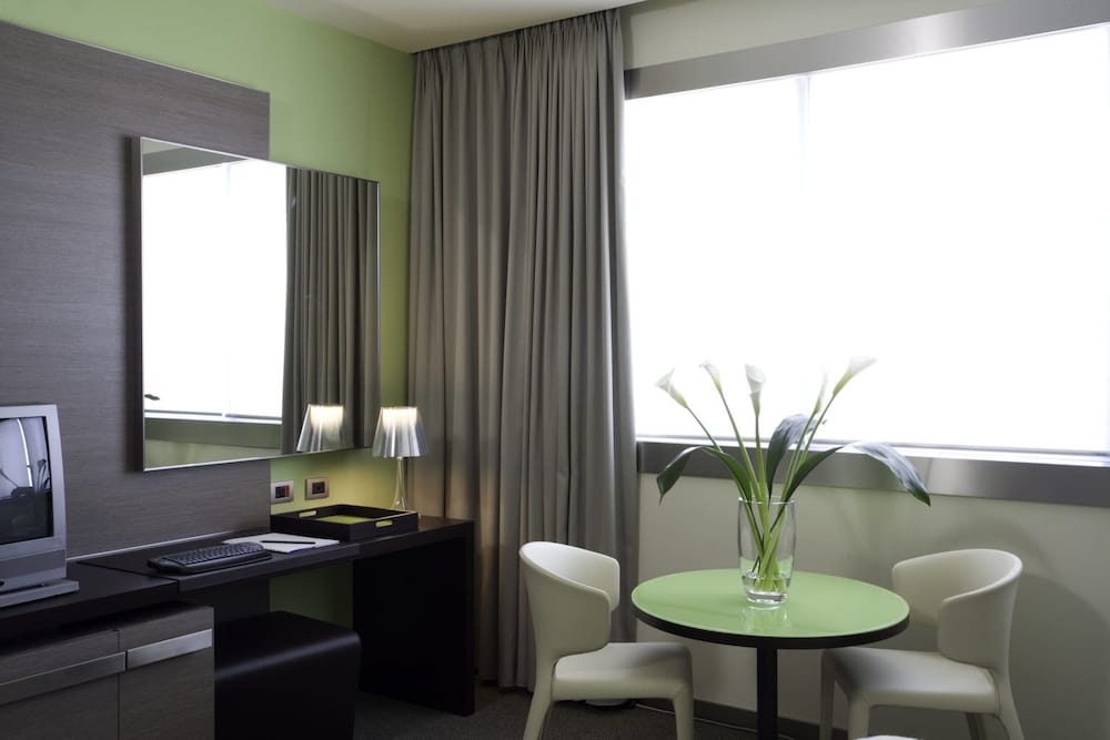 UNA HOTELS T Hotel Cagliari — Hotel rooms in Cagliari, Sardinia