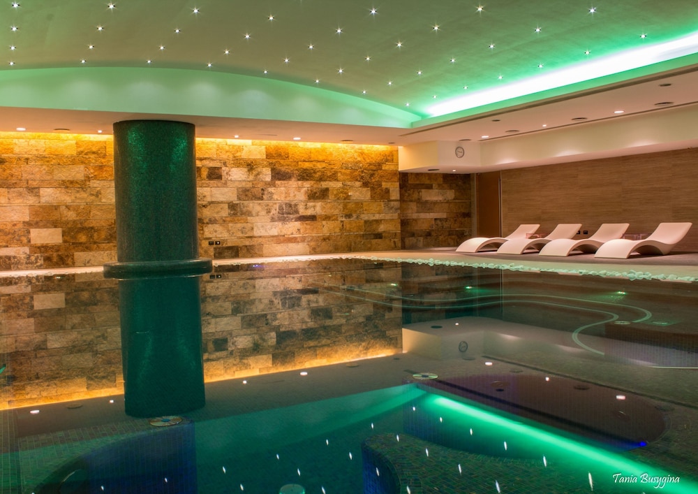 UNA HOTELS T Hotel Cagliari — Spa in Cagliari, Sardinia