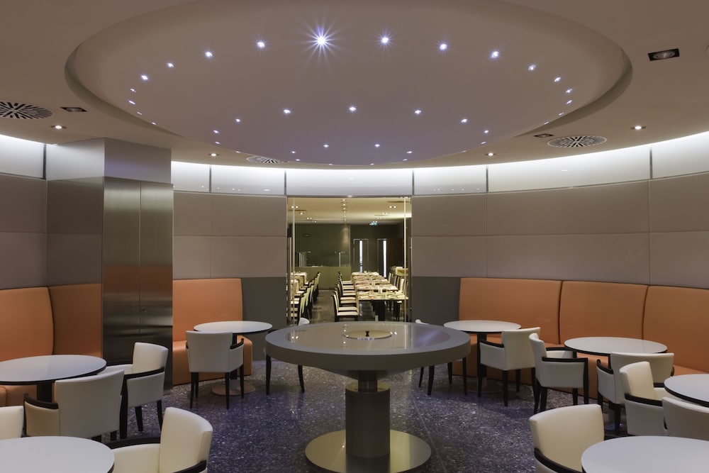 UNA HOTELS T Hotel Cagliari — Restaurant & bars in Cagliari, Sardinia