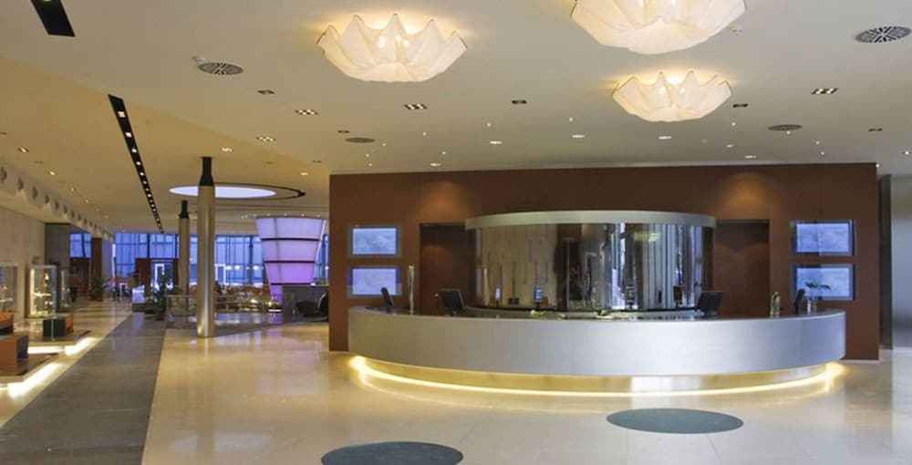 UNA HOTELS T Hotel Cagliari — Hotel building in Cagliari, Sardinia