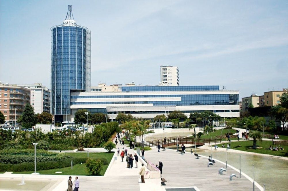 UNA HOTELS T Hotel Cagliari — Hotel building in Cagliari, Sardinia
