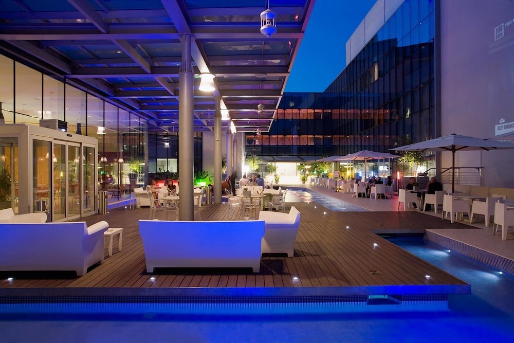 UNA HOTELS T Hotel Cagliari — Restaurant & bars in Cagliari, Sardinia