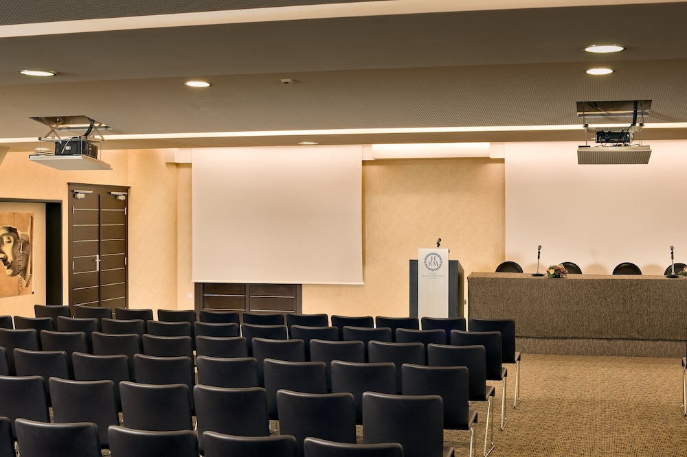 Regina Margherita Hotel — Hotel building in Cagliari, Sardinia