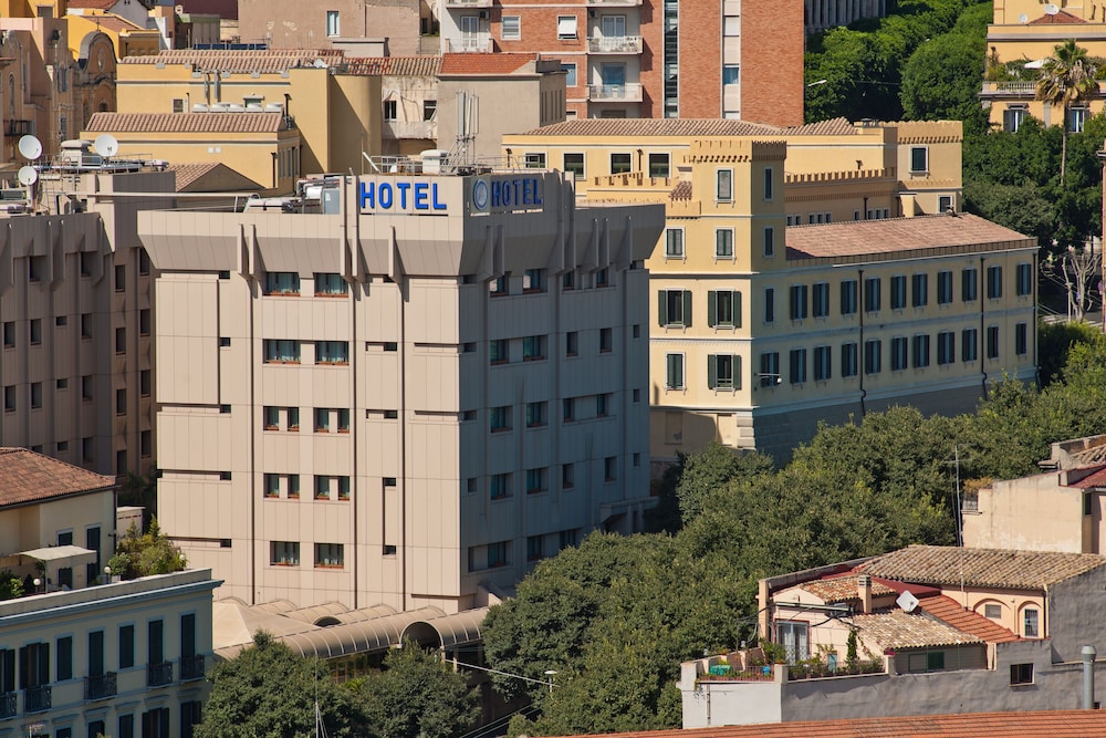 Regina Margherita Hotel — Main photo in Cagliari, Sardinia