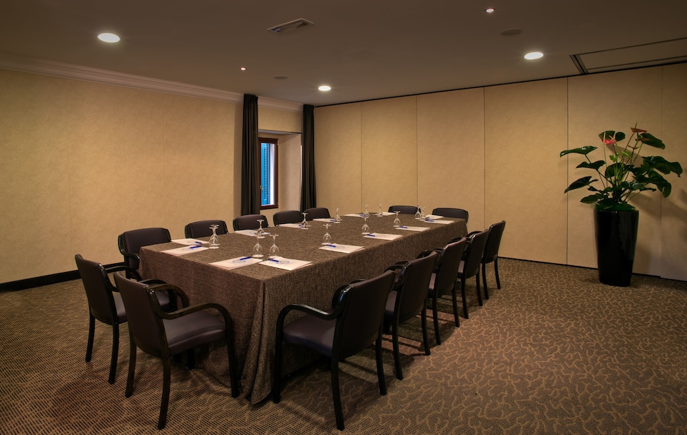 Regina Margherita Hotel — Hotel building in Cagliari, Sardinia