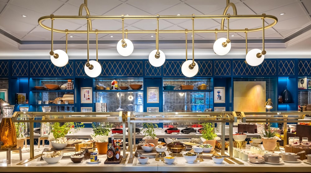 Hilton Imperial Dubrovnik — Restaurant & bars in Dubrovnik, Dubrovnik-Neretva