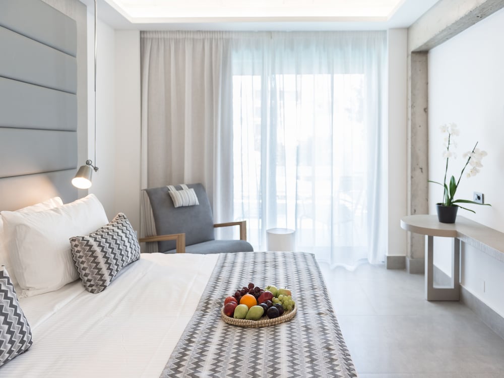 Glaros Beach Hotel — Hotel rooms in Hersonissos