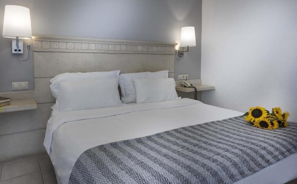 Glaros Beach Hotel — Hotel rooms in Hersonissos
