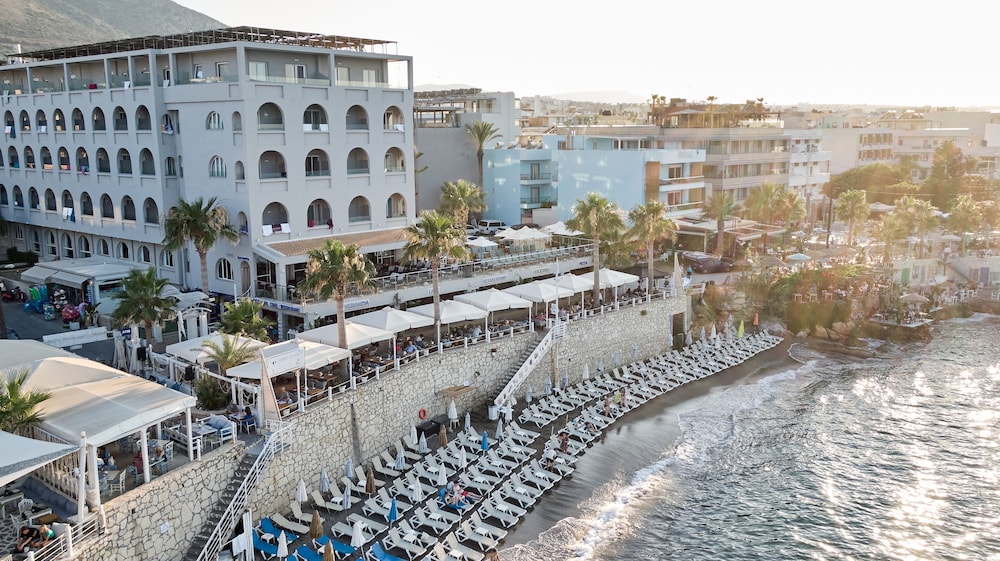 Glaros Beach Hotel — Beach in Hersonissos