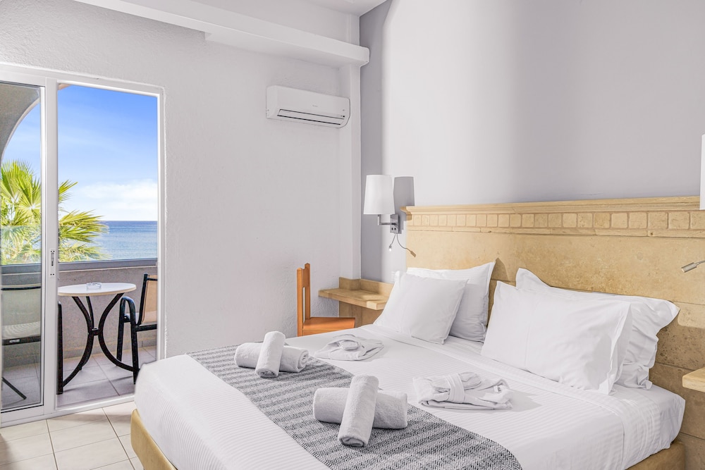 Glaros Beach Hotel — Hotel rooms in Hersonissos