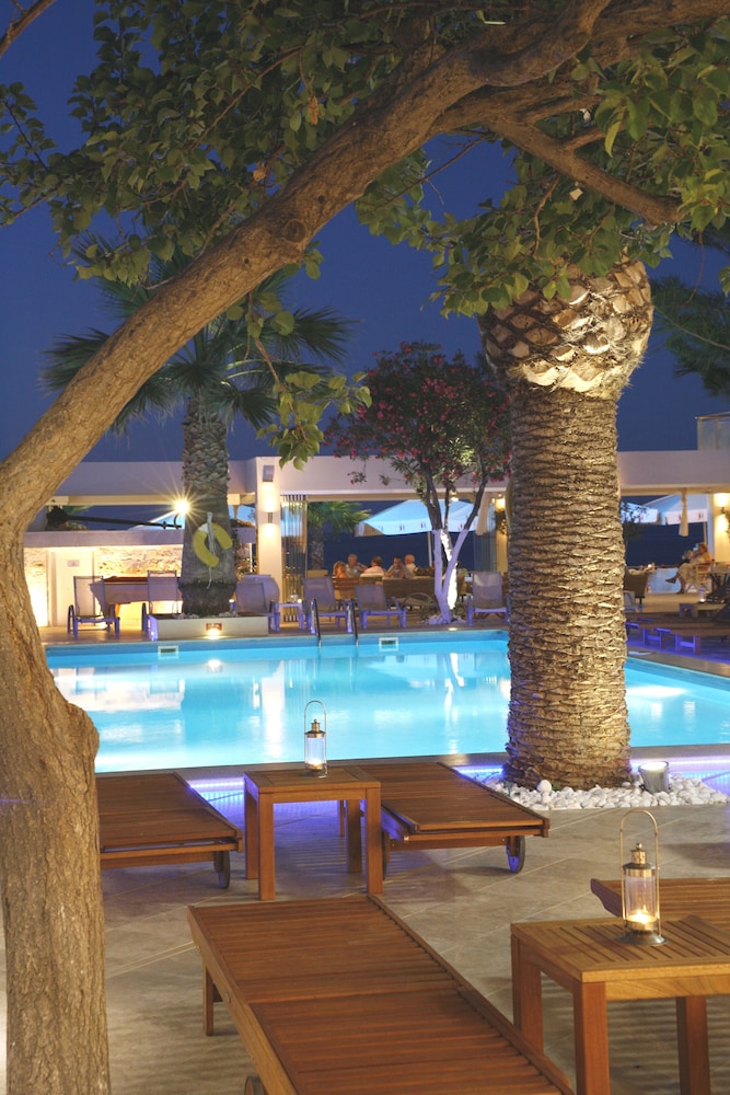 Glaros Beach Hotel — Swimming pool in Hersonissos