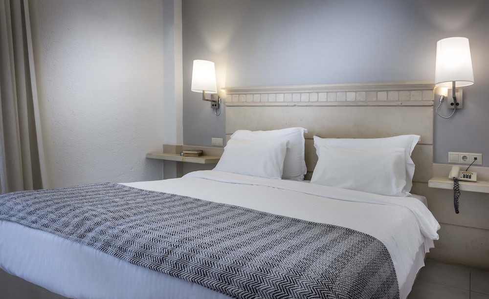 Glaros Beach Hotel — Hotel rooms in Hersonissos
