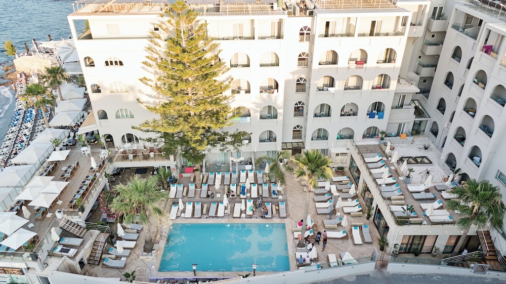 Glaros Beach Hotel — Swimming pool in Hersonissos